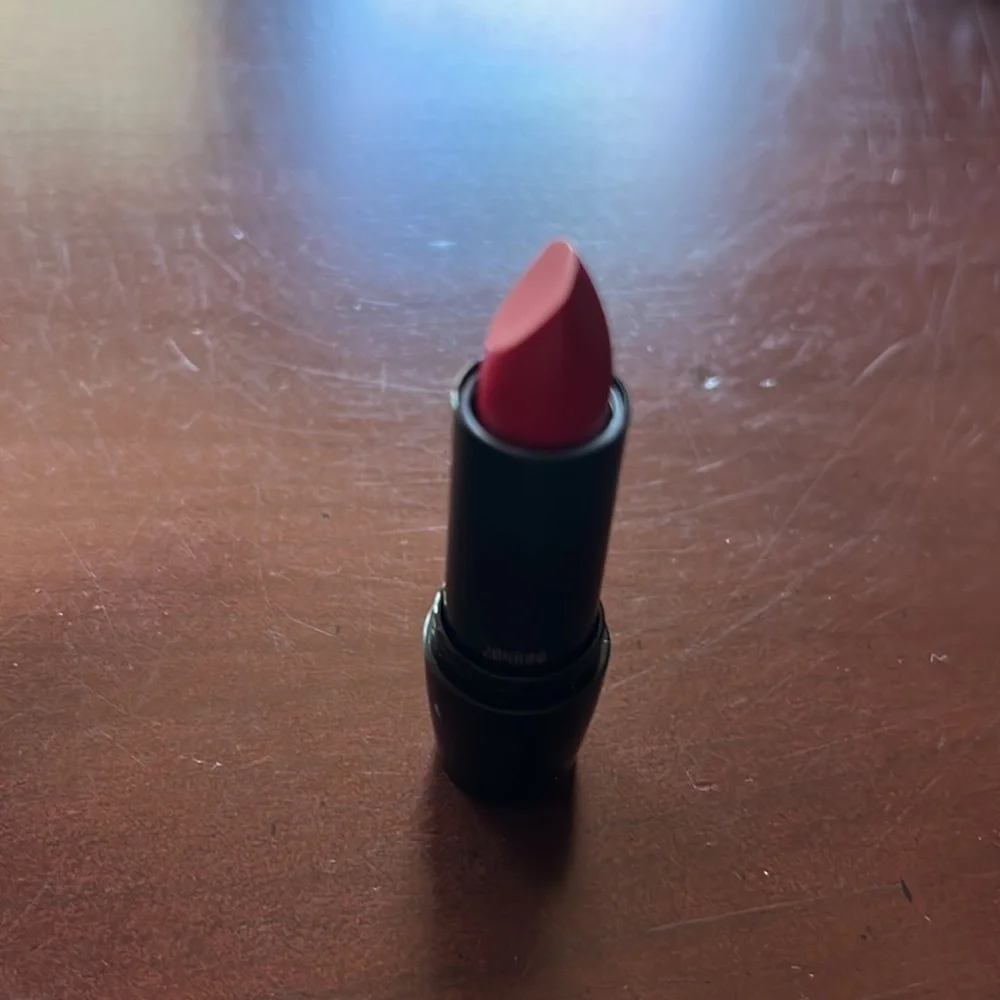 Lancôme Color Design matte lipstick Red Haute NEW‎